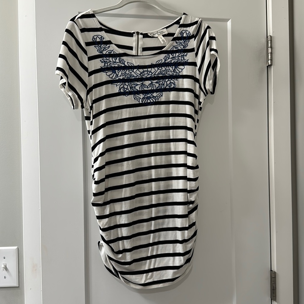 Jessica Simpson Short Sleeve Maternity Shirt
